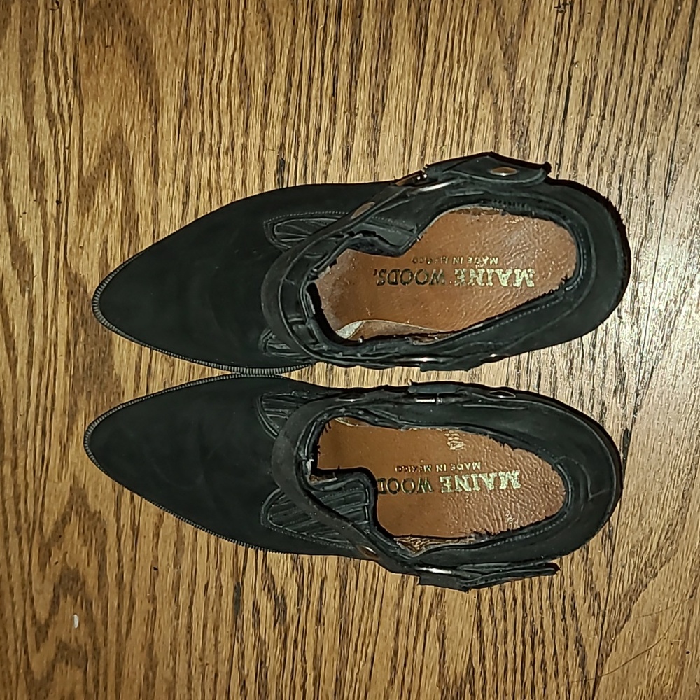 Maine Woods shoes black Suede low heel buckle detail